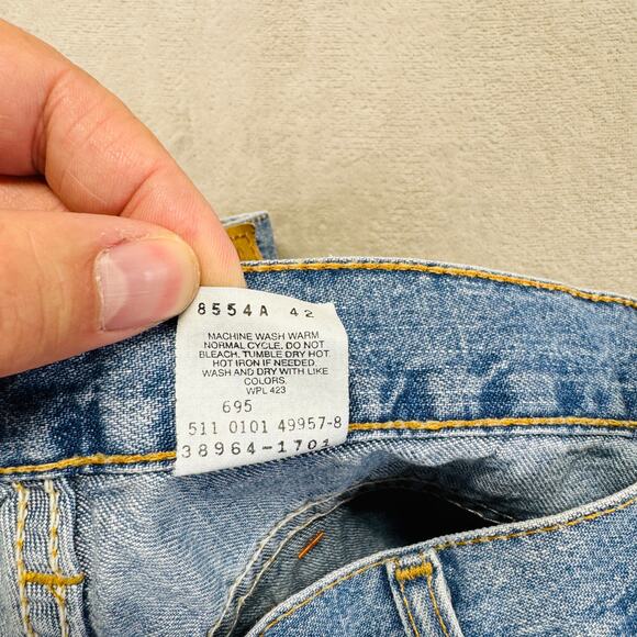 Vintage Levi's 555 Shorts Womens 14 Medium Wash Blue Denim Guy Fit Made in USA - Picture 3 of 8